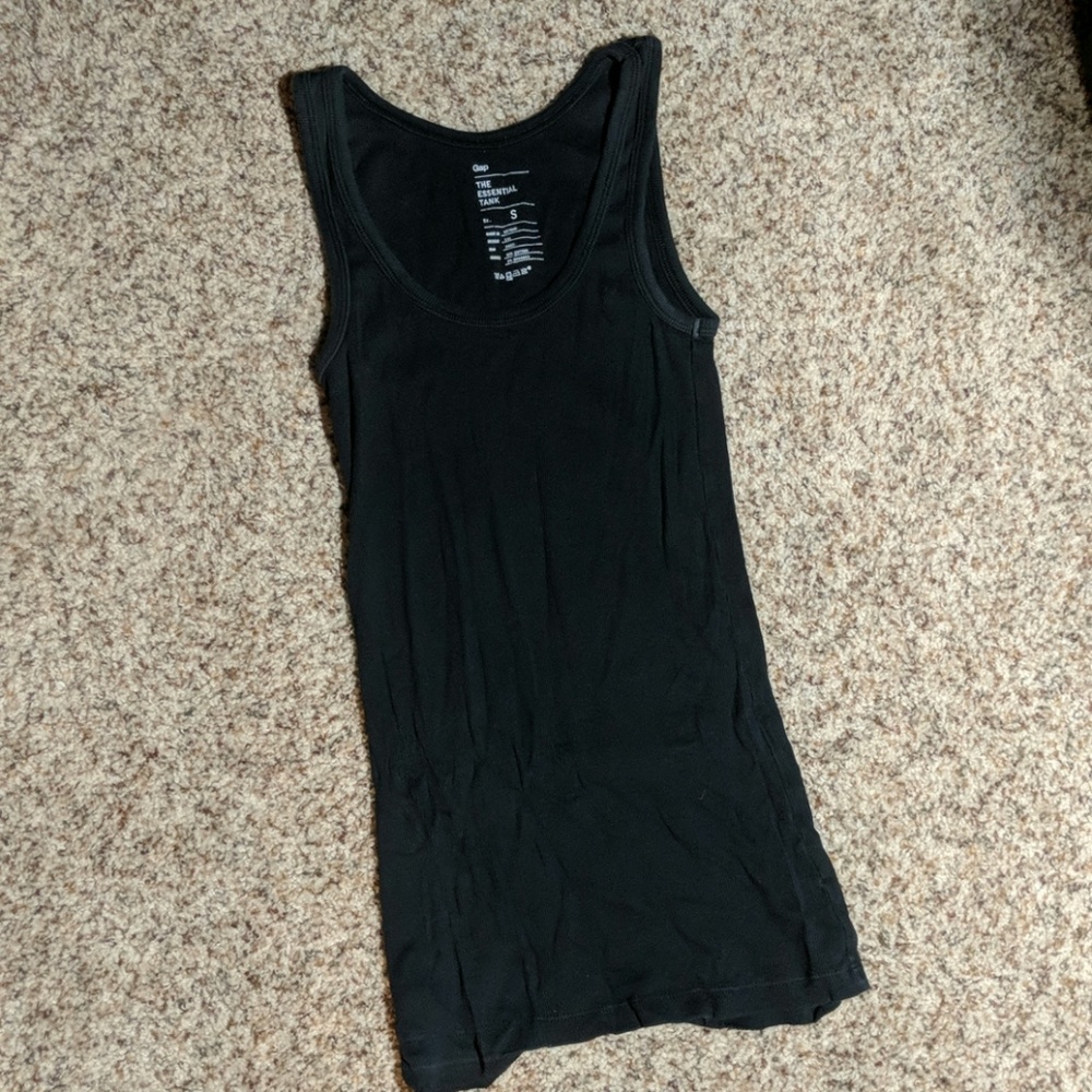 Gap the essential black tank top